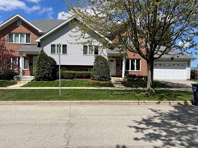 9 Richmond Ave La Grange Park, IL 60526