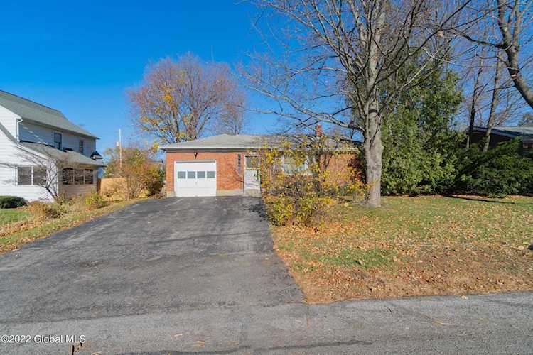 2331 Alton St Niskayuna, NY 12309 | MLS 202230122 Photo 1
