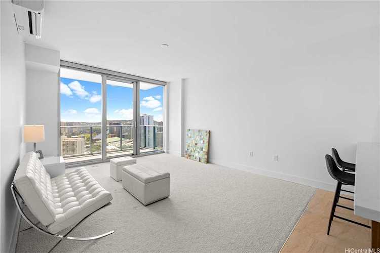 629 Keeaumoku Street #3805 Honolulu, HI 96814