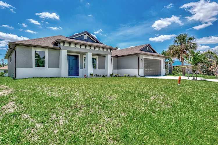 4565 W Price Blvd North Port, FL 34286