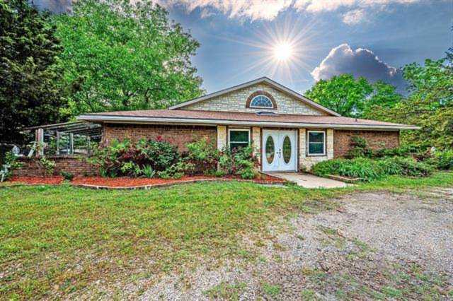 4792 Fannin Denison, TX 75021