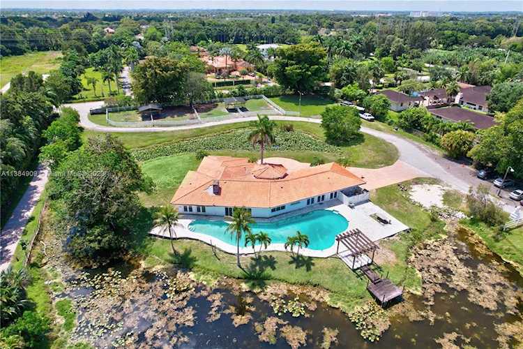 14101 Luray Rd Southwest Ranches, FL 33330