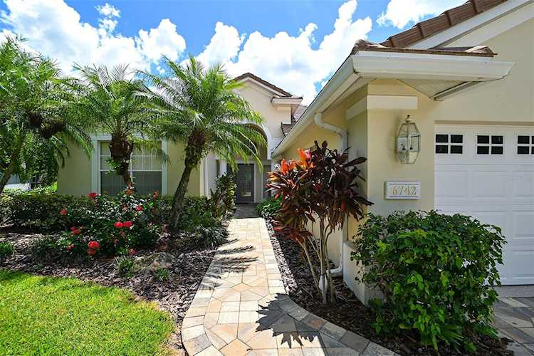 6742 Virginia CROSSING University Park, FL 34201