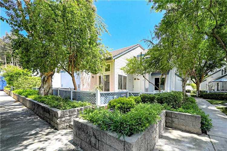 639 N Springbrook #48 Irvine, CA 92614 | MLS NP23080057 Photo 1