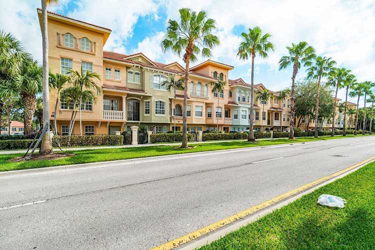 2532 Gardens Parkway Palm Beach Gardens, FL 33410