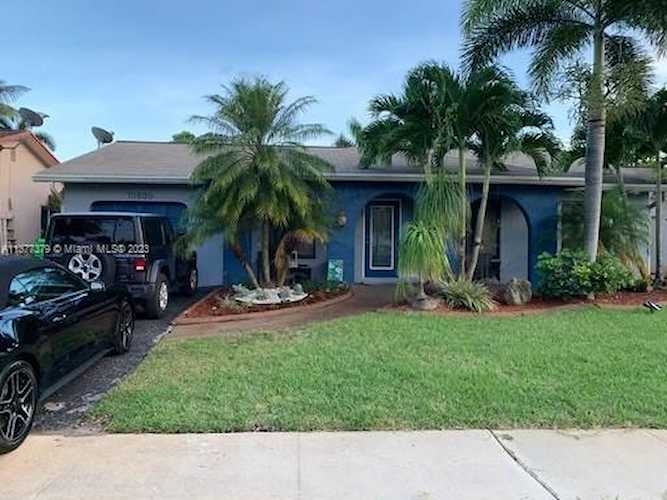 10800 NW 21st Ct Sunrise, FL 33322