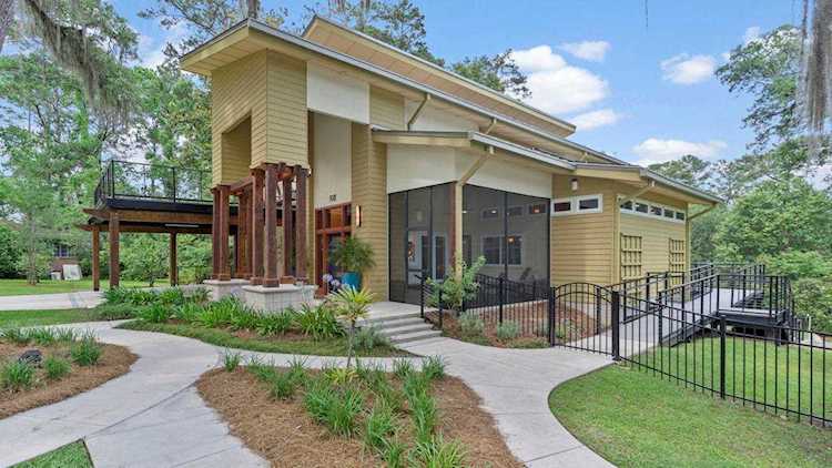 1911 Old Fort Dr Tallahassee, FL 32301-5629