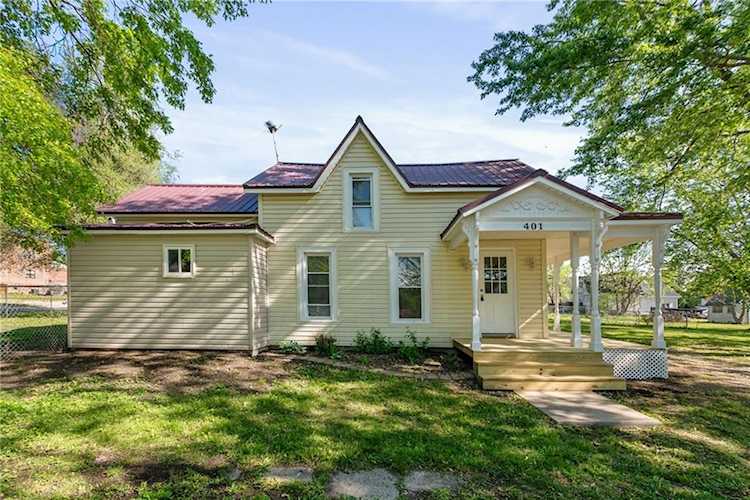 401 E Bird St Hamilton, MO 64644