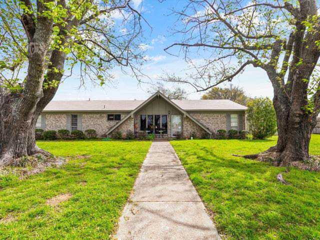 507 S Colonial Drive Cleburne, TX 76033
