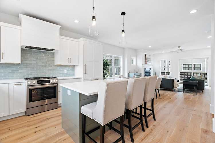 50 Cate St #6 Portsmouth, NH 03801