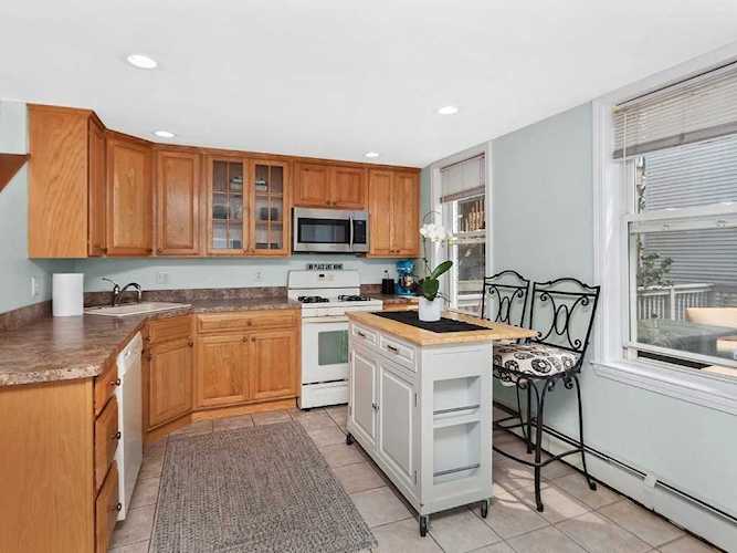 413 E 8th St #1 Boston, MA 02127