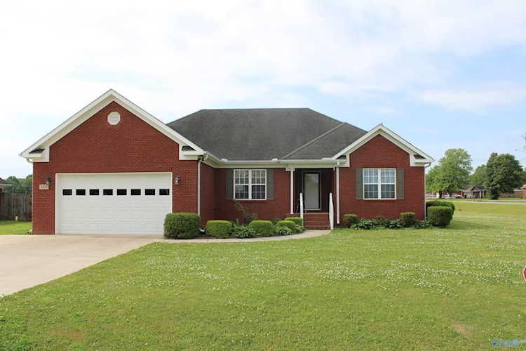 100 Retriever Run Hazel Green, AL 35750