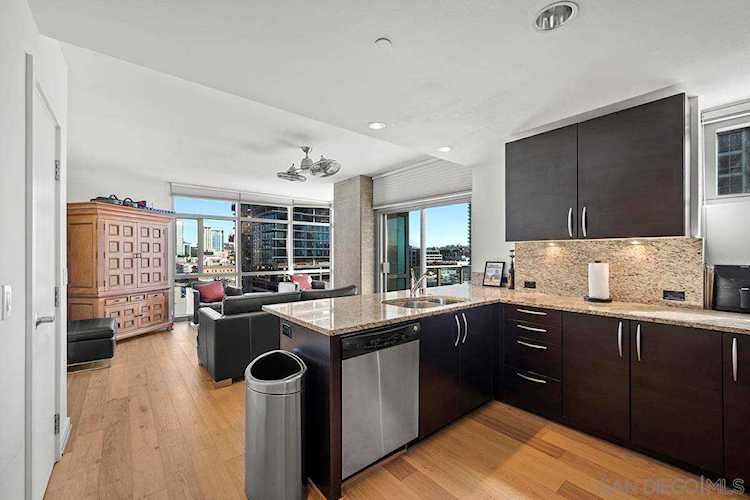 800 The Mark Ln #1004 San Diego, CA 92101