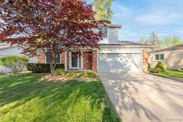 417 Merrimac Rd Canton Twp, MI 48188 home for sale, MLS#20230036174 | Dwellings Michigan Real Estate Photo 1