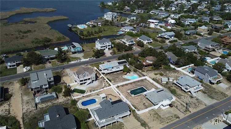 3248 Sandpiper Rd Virginia Beach, VA 23456