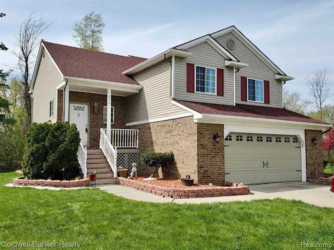 576 Tyler Ln Canton Twp, MI 48188 home for sale, MLS#20230034802 | Dwellings Michigan Real Estate Photo 1