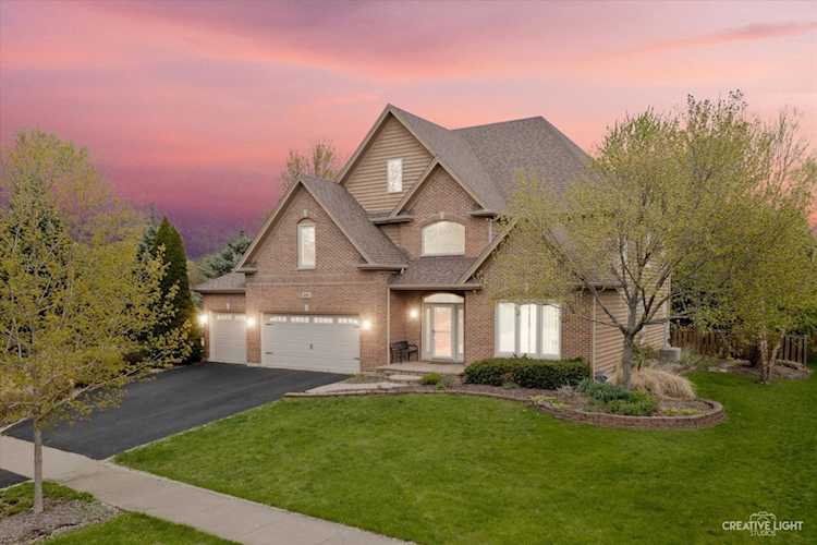 314 Flintlock Ct Oswego, IL 60543
