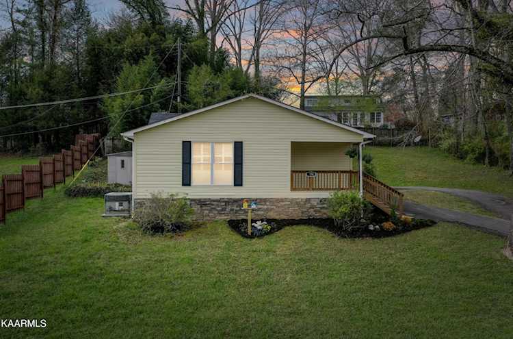 130 Crescent Rd Norris, TN 37828