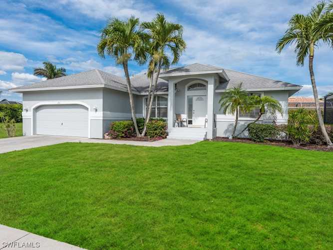 171 Clyburn St Marco Island, FL 34145