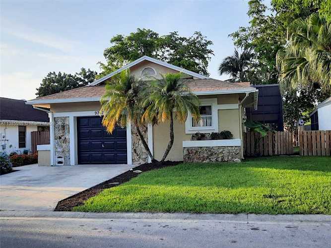 9707 SW 57th St Cooper City, FL 33328