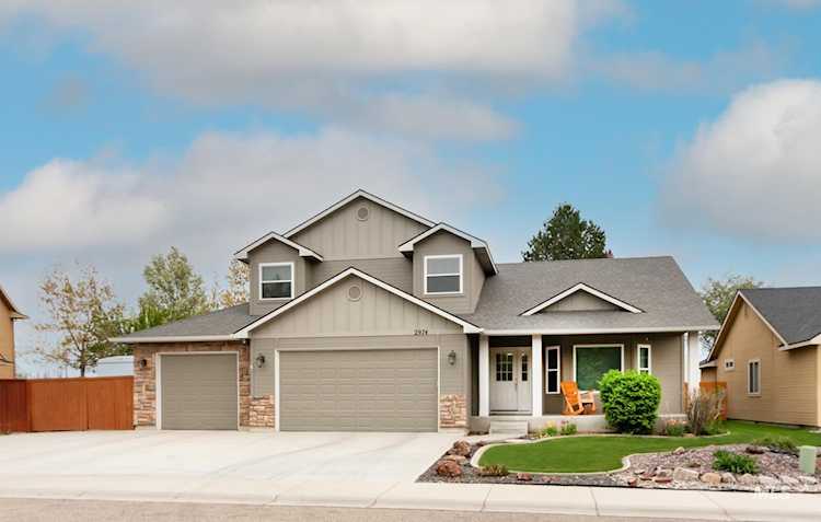 2974 N Blue Springs Ave Meridian, ID 83646