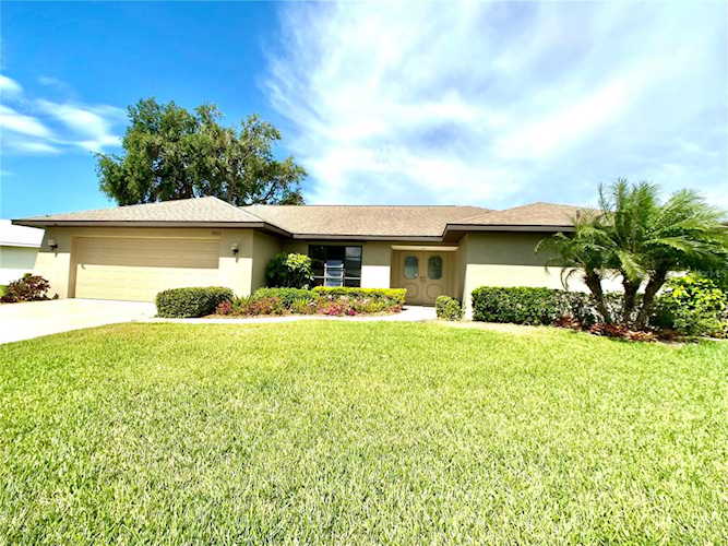 1903 Pebble Beach Ct Venice, FL 34293
