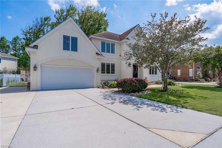 513 Croatan Hills Dr Virginia Beach, VA 23451