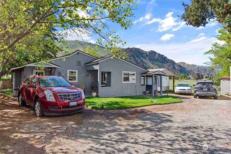 1948 Howe St Entiat, WA 98822