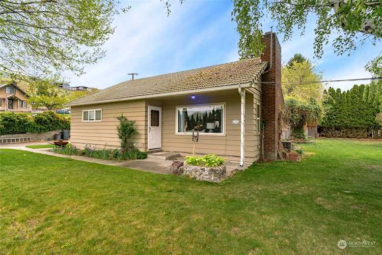 2639 2nd St Entiat, WA 98822