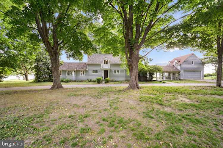 752 Skywater Rd Gibson Island, MD 21056