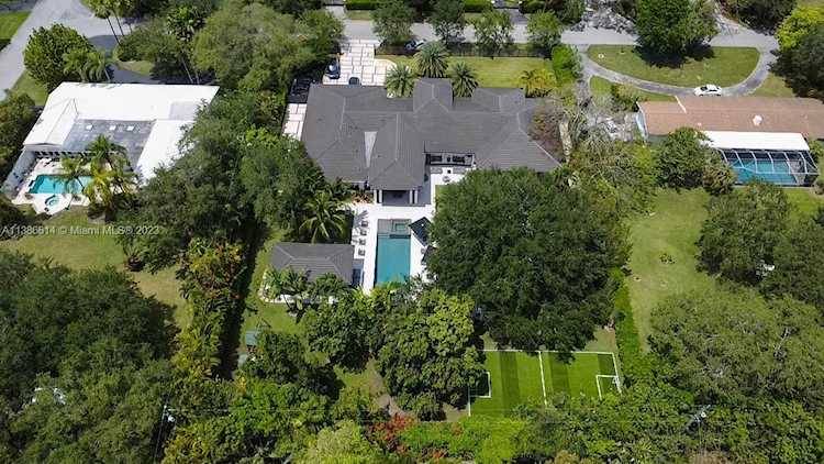 9270 SW 97th Ter Miami, FL 33176