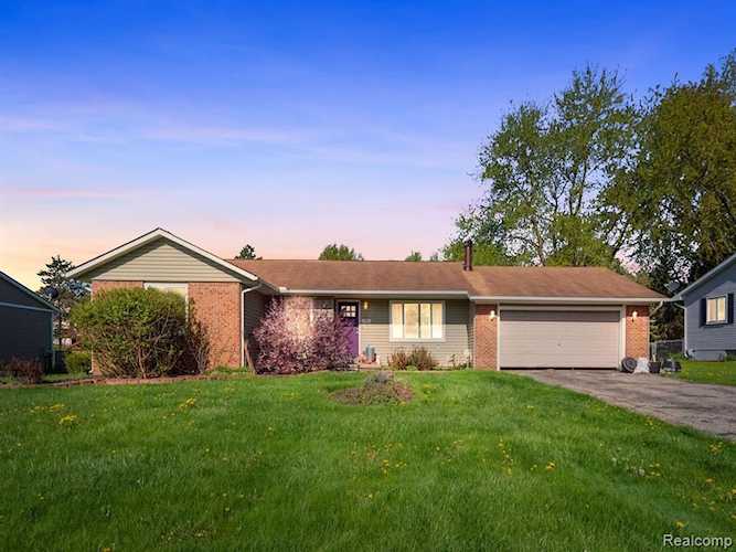 2765 Shady Hollow Dr White Lake Twp, MI 48383 | MLS 20230036923 Photo 1
