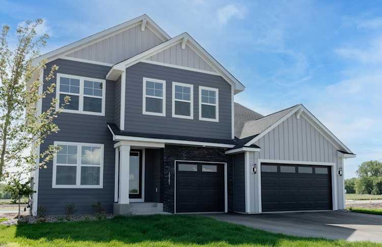 10201 Shadyview Lane Maple Grove, MN 55311