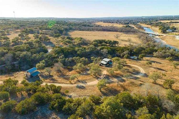 956 Lost Acres LOOP Blanco, TX 78606