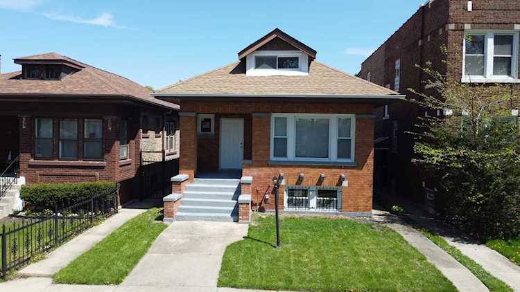7613 S Hermitage Ave Chicago, IL 60620