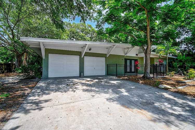 75 47th St NW Bradenton, FL 34209