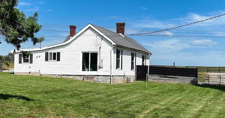 1795 Cynthiana Rd Paris, KY 40361