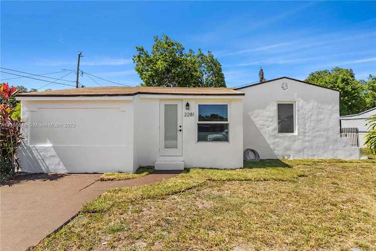 2281 NW 81st Ter Miami, FL 33147 | MLS A11386870 Photo 1