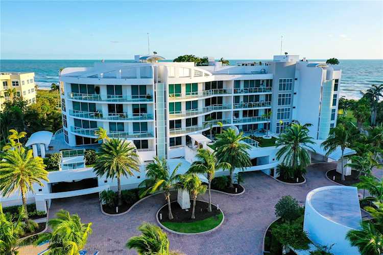 2251 Gulf of Mexico Dr #204 Longboat Key, FL 34228