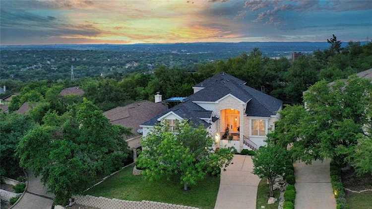 216 Hazeltine DR Lakeway, TX 78734