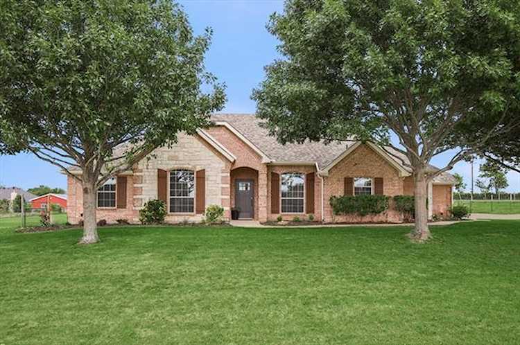 1377 Block Road Gunter, TX 75058