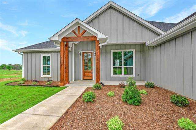 1695 Desvoignes Road Denison, TX 75021