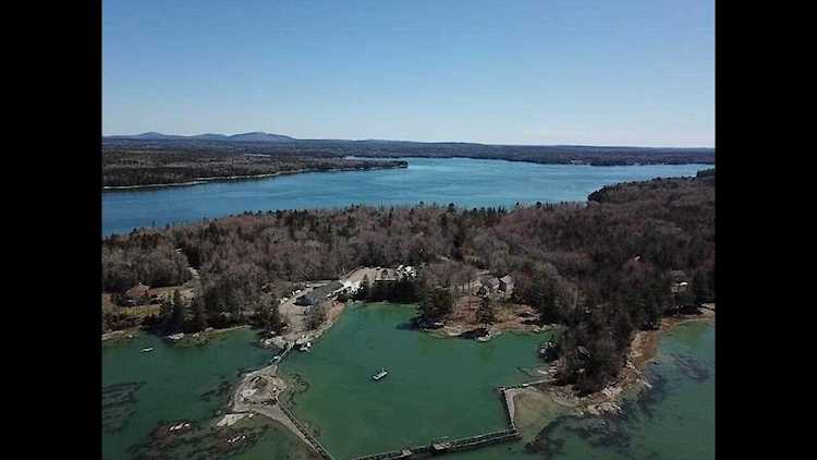 32 Lobster Ln Lamoine, ME 04605