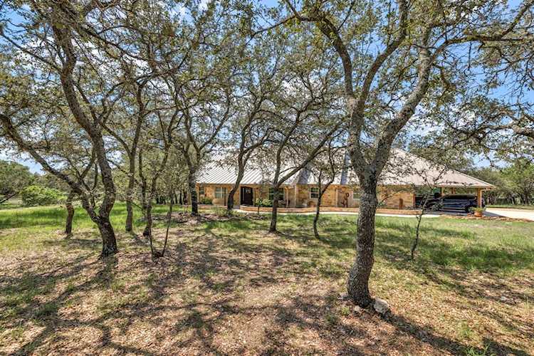 300 Lost Mountain Ranch RD Burnet, TX 78611