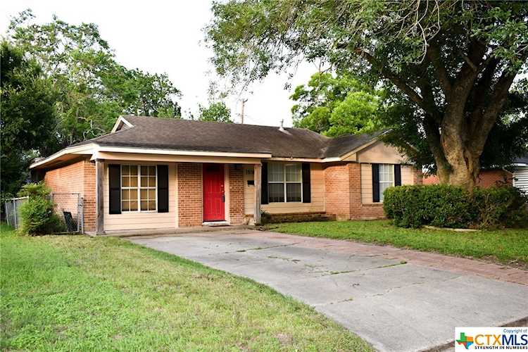 1514 Bonham Dr Victoria, TX 77901