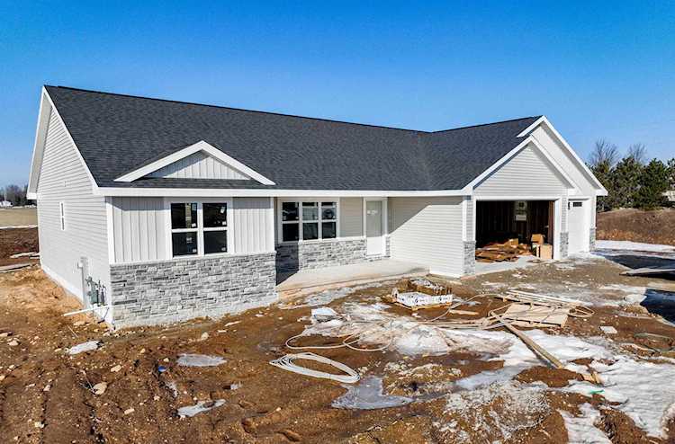 491 Highland Meadow Trl Pulaski, Town of Chase, WI 54162