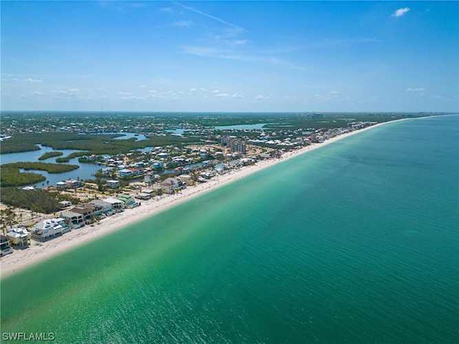 27650 Hickory Blvd Bonita Springs, FL 34134