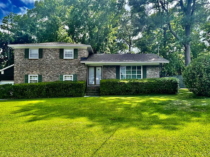 1292 Fort Dr Hanahan, SC 29410