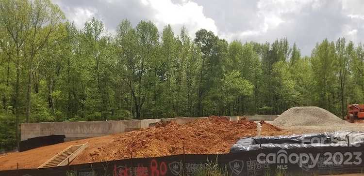 2108 Alexander Dowd Dr Charlotte, NC 28270