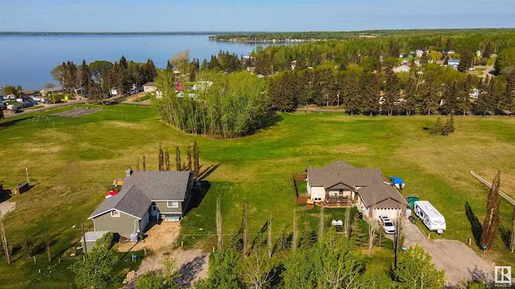 106 1 Street Rural Lac Ste. Anne County, AB T0E 1A0